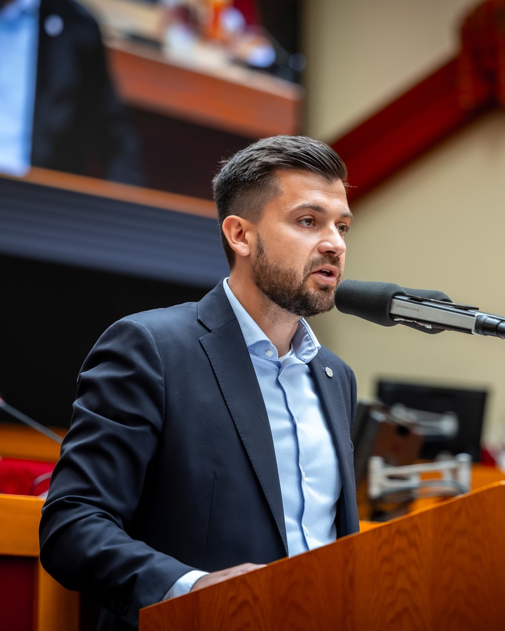 Jan Hušbauer při vystoupení na zastupitelstvu